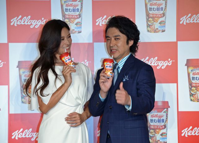 ムロツヨシ、深キョンと共演にデレデレ：フォトギャラリー