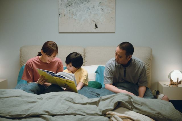 是枝裕和監督・綾瀬はるか＆大悟主演『箱の中の羊』ポスタービジュアル＆場面写真（4枚目）