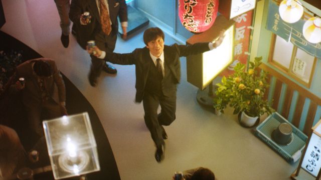 内村光良が歌い、出川哲朗が踊る！「明日のレモンサワー」新CM「横丁ミュージカル」編（5枚目）