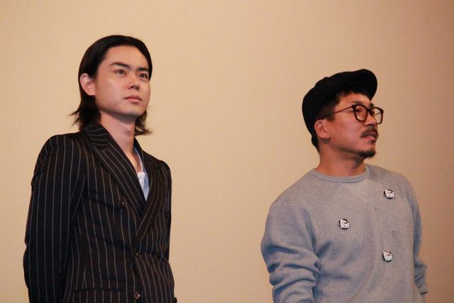 菅田将暉、シックなスーツで登場！黄色い悲鳴巻き起こる（6枚目）