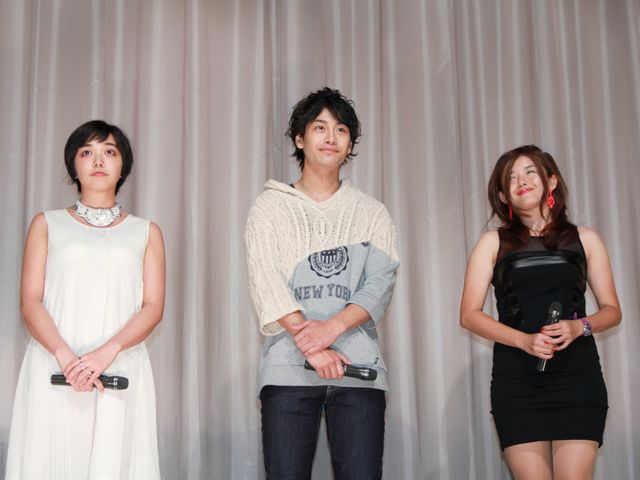 小澤亮太＆我妻三輪子、ゆうばり映画祭グランプリ作『さまよう小指』初日に晴れ晴れ　画像ギャラリー（5枚目）