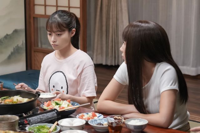 歩（仲里依紗）は結（橋本環奈）を見て…朝ドラ「おむすび」第26回：フォトギャラリー