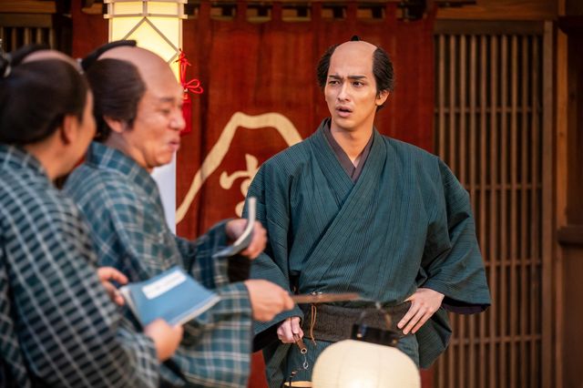 瀬川（小芝風花）目当てに客が押し寄せる…大河ドラマ「べらぼう～蔦重栄華乃夢噺～」第8回：フォトギャラリー