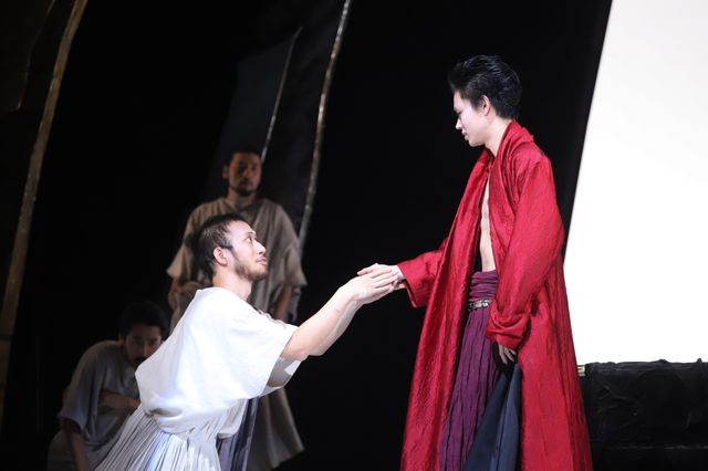 菅田将暉、暴君カリギュラに！舞台「カリギュラ」フォトコール：フォトギャラリー