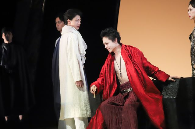 菅田将暉、暴君カリギュラに！舞台「カリギュラ」フォトコール（5枚目）