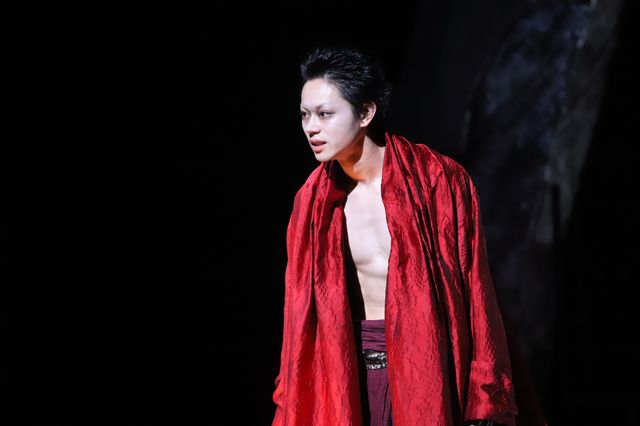 菅田将暉、暴君カリギュラに！舞台「カリギュラ」フォトコール（8枚目）