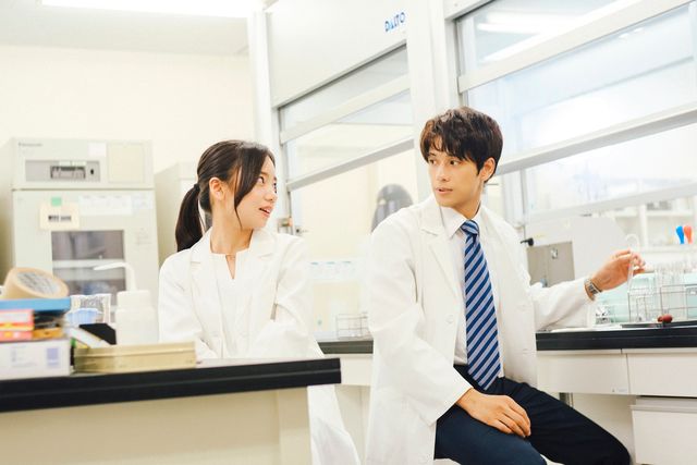 “両片想い”の二人が再会！森崎ウィン＆向井康二のラブストーリー『（LOVE SONG）』新場面写真6枚（2枚目）