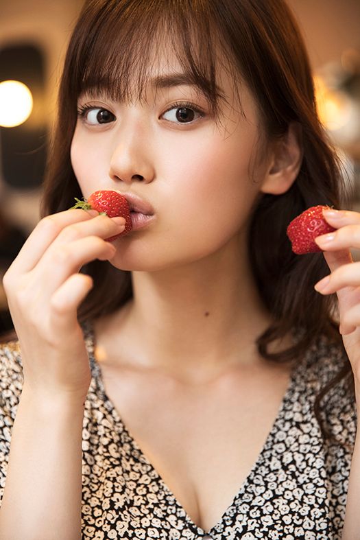 透き通る美肌！乃木坂46・山下美月1st写真集の先行カット（3枚目）