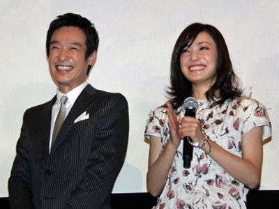 妊娠を発表した入籍を発表した堺雅人と菅野美穂 - 画像は2012年10月撮影のもの