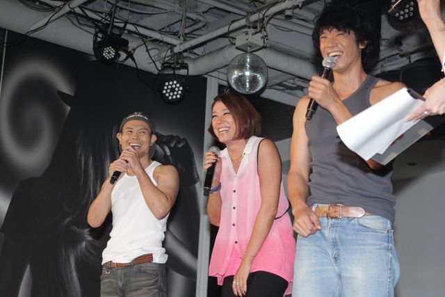 品川庄司＆LiLiCoのダンスパフォーマンス！『マジック・マイクXXL』公開記念イベントフォトギャラリー（3枚目）