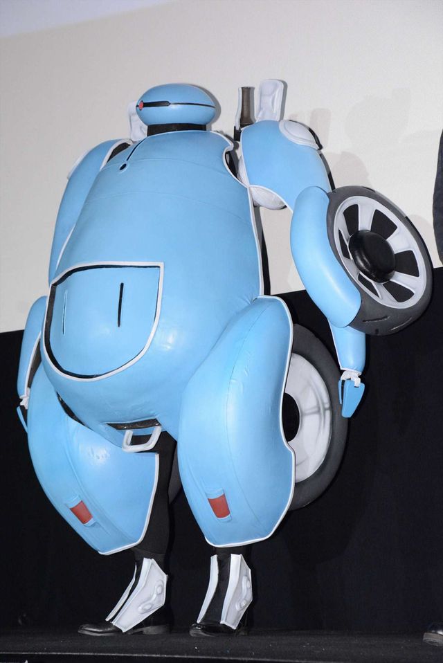 “スカジャンワンピース”がオシャレな高畑充希『ひるね姫　～知らないワタシの物語～』完成披露試写会 ギャラリー（5枚目）