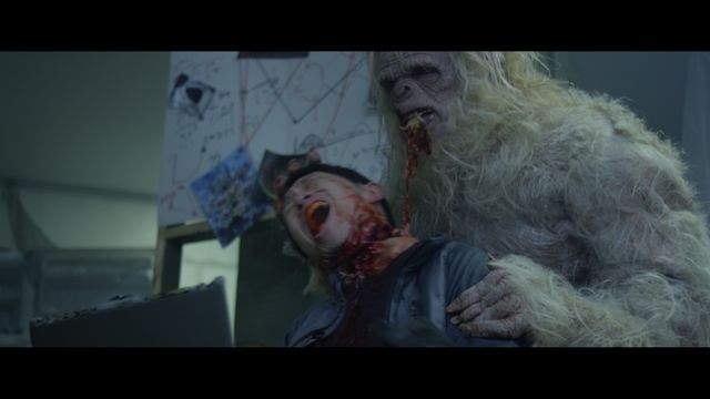 【閲覧注意】獣人ホラー映画『食人雪男』場面写真（3枚目）