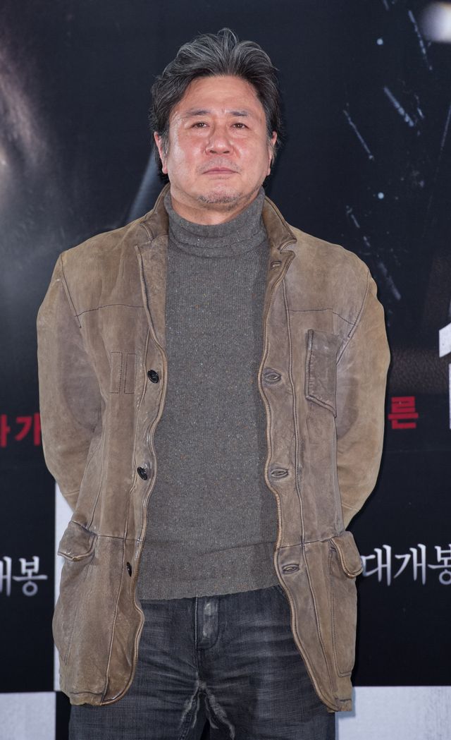 映画『新世界』イ・ジョンジェ＆ファン・ジョンミン＆チェ・ミンシク、演技派3人が語る男の話＜韓国JPICTURES＞（3枚目）