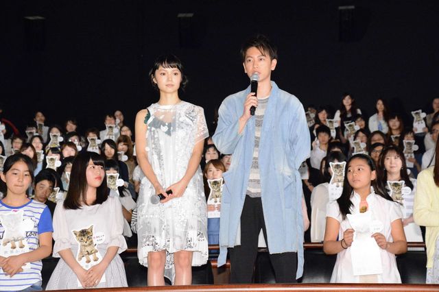 佐藤健は宮崎あおいに「ultra soul」をシャウトさせたい！映画『世界から猫が消えたなら』大ヒット舞台あいさつフォトギャラリー（11枚目）