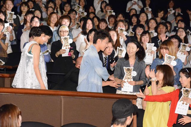 佐藤健は宮崎あおいに「ultra soul」をシャウトさせたい！映画『世界から猫が消えたなら』大ヒット舞台あいさつフォトギャラリー（12枚目）