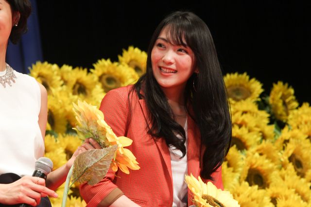 榮倉奈々と元KARAの知英、コナンに熱烈キス！フォトギャラリー（14枚目）