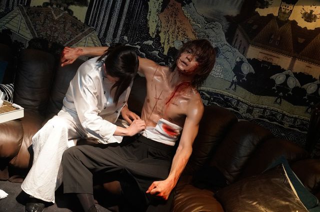 窪田正孝、肉体美あらわ…『Diner ダイナー』劇中カット公開（2枚目）