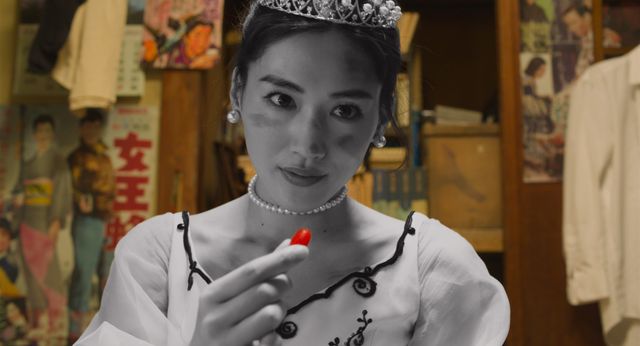 綾瀬はるか、モノクロ映画のお姫様に！『今夜、ロマンス劇場で』場面写真：フォトギャラリー