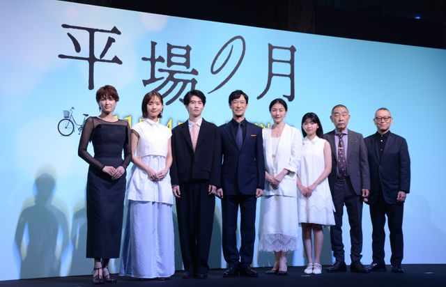 堺雅人＆井川遥「半沢直樹」コンビが再共演！映画『平場の月』製作報告会見：フォトギャラリー