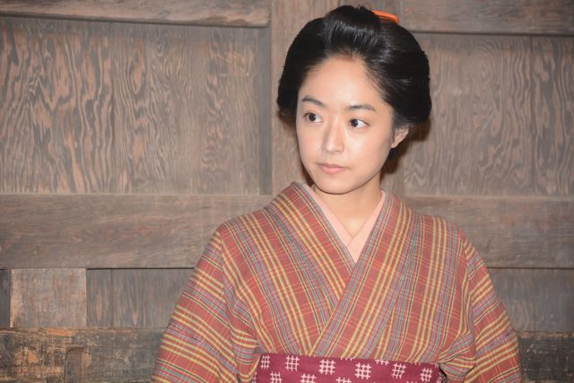 井上真央、山口県の冬の味覚「ふく刺し」を岡田准一にプレゼント！岡田「まさかの生もの……」（5枚目）