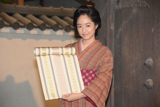 井上真央、山口県の冬の味覚「ふく刺し」を岡田准一にプレゼント！岡田「まさかの生もの……」（7枚目）