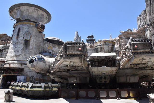 最速の船を操縦！ディズニー「ミレニアム・ファルコン：スマグラーズ・ラン」（2枚目）