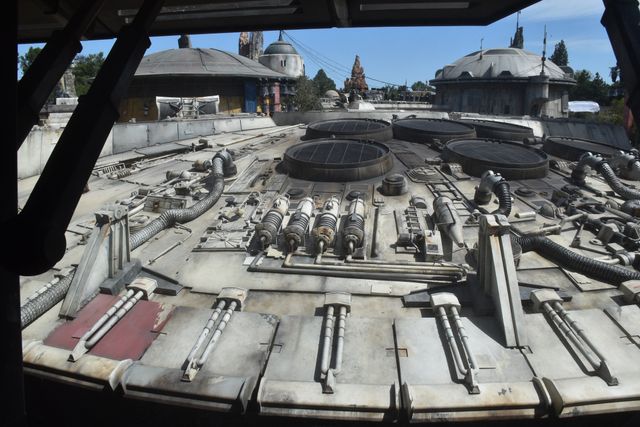 最速の船を操縦！ディズニー「ミレニアム・ファルコン：スマグラーズ・ラン」（6枚目）