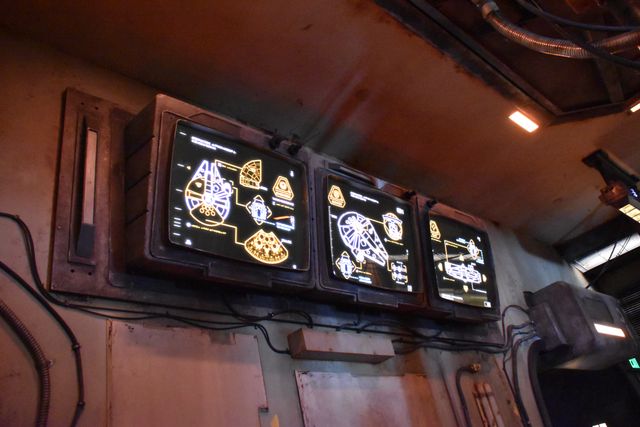 最速の船を操縦！ディズニー「ミレニアム・ファルコン：スマグラーズ・ラン」（8枚目）