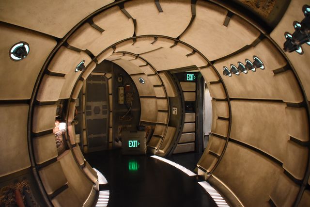 最速の船を操縦！ディズニー「ミレニアム・ファルコン：スマグラーズ・ラン」（9枚目）