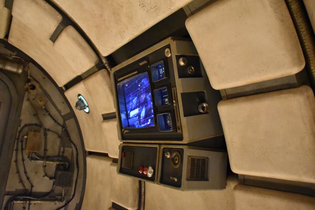 最速の船を操縦！ディズニー「ミレニアム・ファルコン：スマグラーズ・ラン」（11枚目）