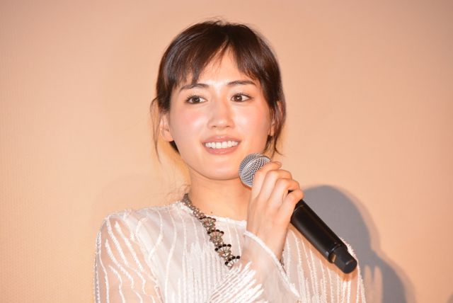 綾瀬はるか・長澤まさみ・夏帆・広瀬すず！4姉妹が迎えた初日！フォトギャラリー（2枚目）