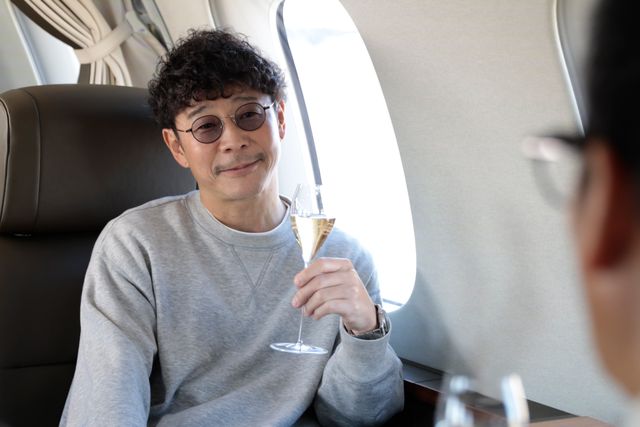 前澤友作の豪華プライベートジェット＆“世界で一台”ロールス・ロイス登場！ドラマ「プライベートバンカー」（2枚目）