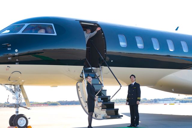 前澤友作の豪華プライベートジェット＆“世界で一台”ロールス・ロイス登場！ドラマ「プライベートバンカー」（4枚目）