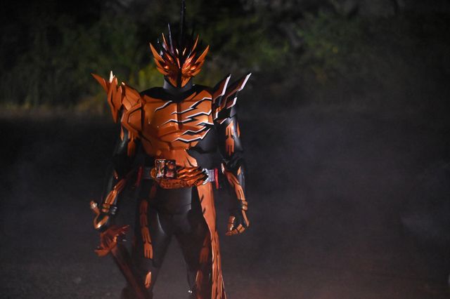 『劇場短編　仮面ライダーセイバー　不死鳥の剣士と破滅の本』場面写真が一挙公開（3枚目）
