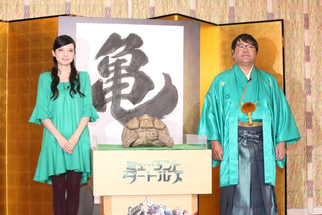 ベッキーの今年の抱負は「歩」！フォトギャラリー（4枚目）