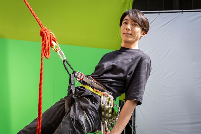 まさかの崖から！「民王R」“貝原”高橋一生がサプライズ出演（4枚目）