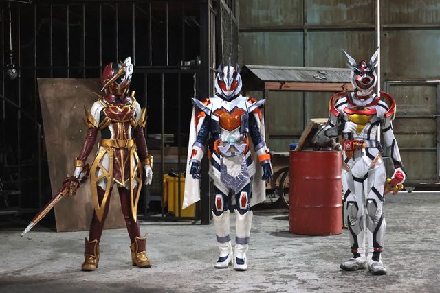 九堂りんね、「セイバー」神代玲花と初対面！「仮面ライダーマジェード withガールズリミックス」場面写真（4枚目）