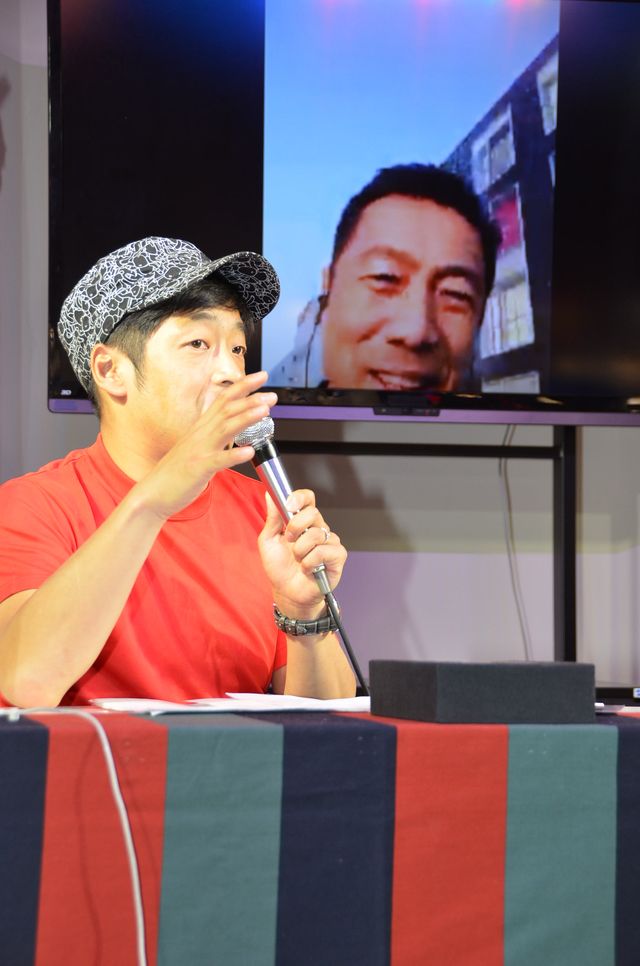 走る男！　森脇健児、ニコニコ超会議3に馳せ参じて登場も、ここ何やってんの？　画像ギャラリー（2枚目）