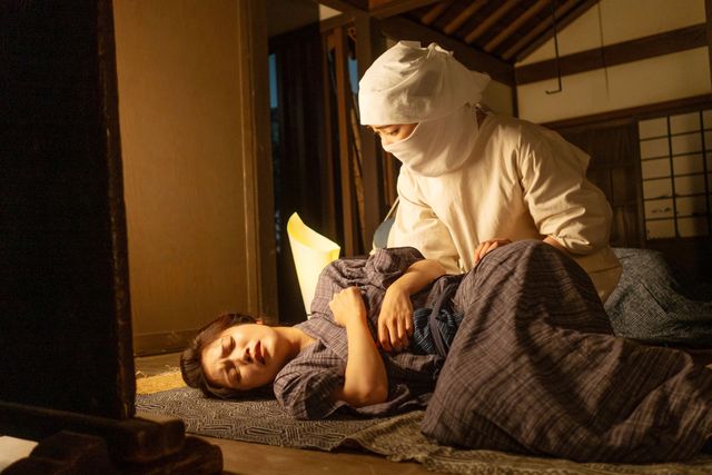 【画像8枚】朝ドラ「風、薫る」東京から来た男（中村倫也）が患者の中に…第92回場面写真（5枚目）