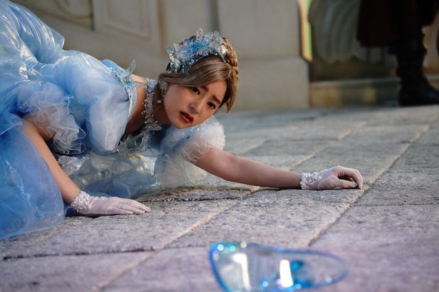 岩田剛典の王子様がまぶしい！『赤ずきん、旅の途中で死体と出会う。』キャラクターカット（2枚目）