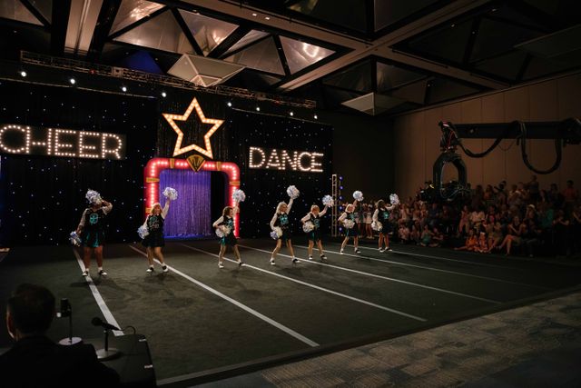 ダイアン・キートンのチアリーダー姿（8枚目）