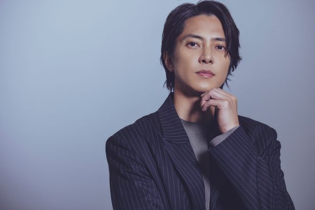 山下智久の吸い込まれそうな瞳…撮りおろし＜8枚＞（6枚目）