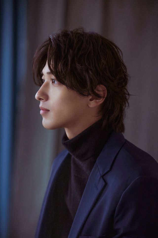 横浜流星、圧巻の美しさ！映画『アキラとあきら』インタビューカット【9枚】（2枚目）