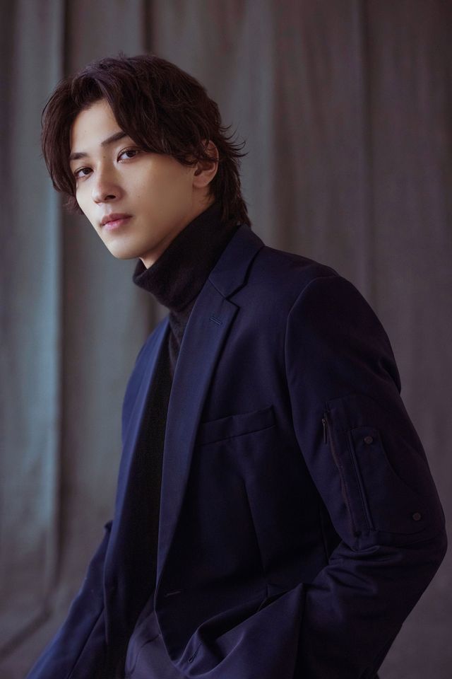 横浜流星、圧巻の美しさ！映画『アキラとあきら』インタビューカット【9枚】（3枚目）