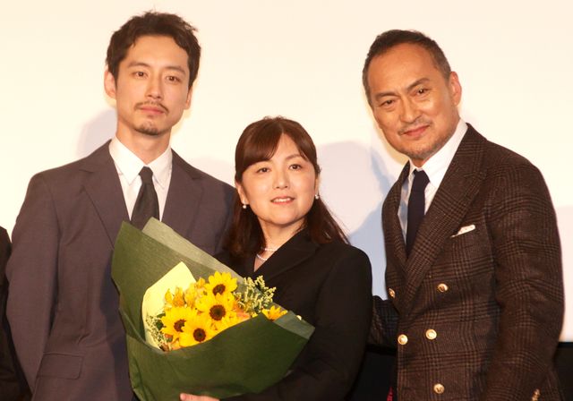 坂口健太郎、髪バッサリでイメチェン！『盤上の向日葵』初日舞台あいさつ（8枚目）