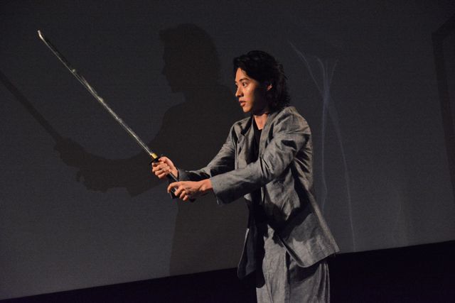 坂口拓＆山崎賢人の鋭い表情！『狂武蔵』完成披露無観客イベント：フォトギャラリー