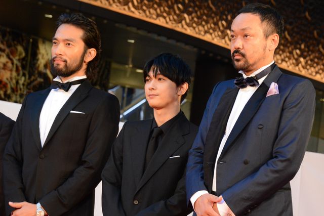 美しい！吉沢亮『かぞく』でレッドカーペット登場：フォトギャラリー