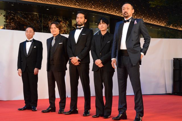 美しい！吉沢亮『かぞく』でレッドカーペット登場（3枚目）