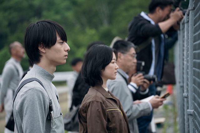 HiHi Jets作間龍斗の姿も！横浜流星主演『ヴィレッジ』場面カット：フォトギャラリー