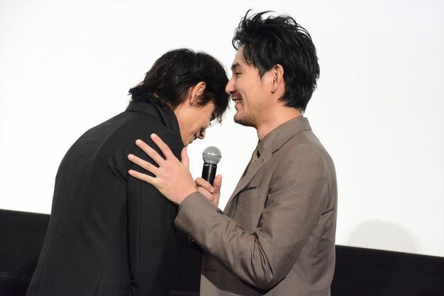 綾野剛＆松田龍平「最近の影裏な話」で盛り上がる：フォトギャラリー